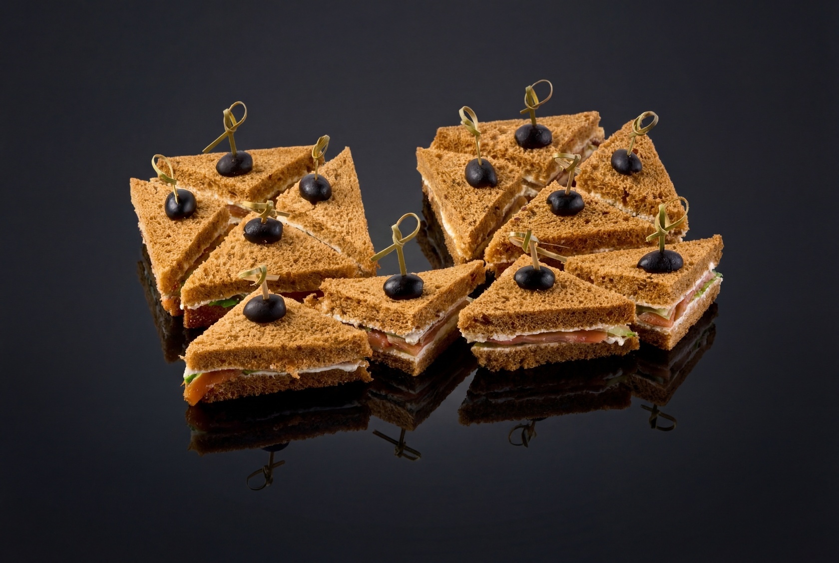 Набор сэндвичей с слабосоленой форелью «Салмон Стрит», 12 шт