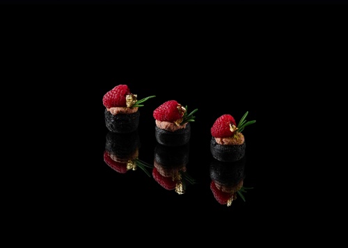 Канапе с гусиным паштетом, ягодным конфитюром и свежей малиной, 12 шт