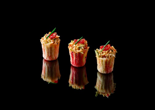 Тарталетка с салатом из краба и соусом томат–личи, 12 шт