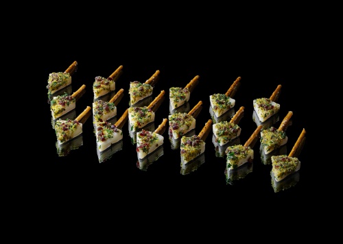 Камамбер под фисташково-ягодной крошкой, 18 шт