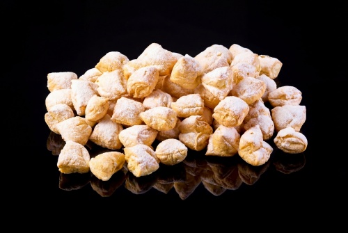 Слоеные бантики с заварным кремом