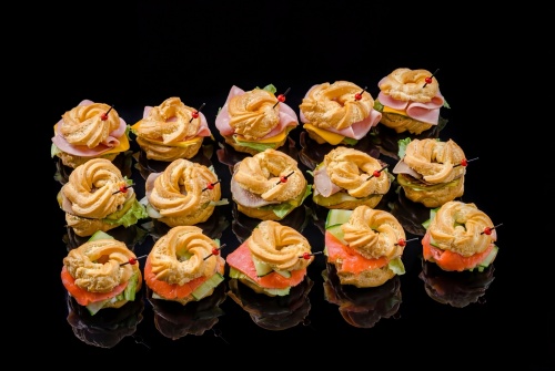 Сет бейгл профитролей с ветчиной, с семгой и с говяжьим языком, 15 шт