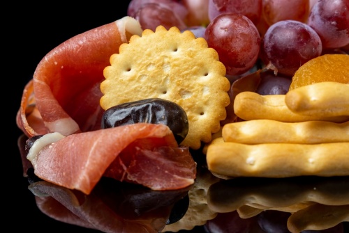 «Шаркутери борд» с мясной гастрономией, с премиум сырами, орехами, сухофруктами и крекером - #3