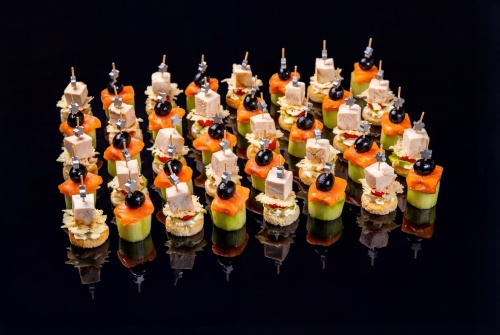 Набор канапе "Цезарь" и "Огурец с лососем", 40 шт