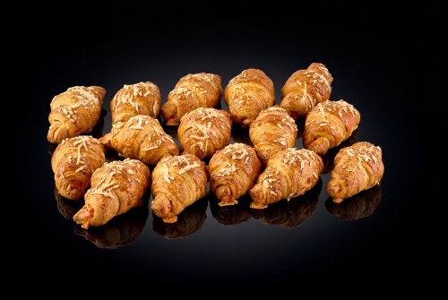 Набор круассанов с ветчиной и сыром