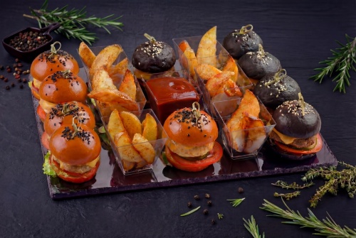 Сет мини-бургеров с картофельными дольками