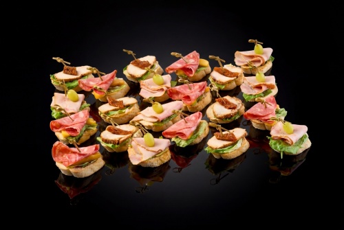 Сет из мясных брускетт