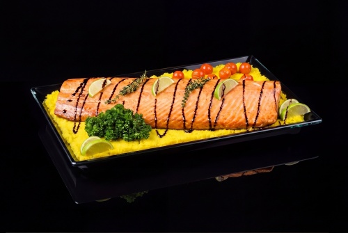 Семга на кукурузной поленте