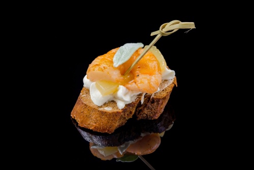 Брускетты на ржаном хлебе с креветкой, баклажаном, пармой и сыром Моцарелла, 28 шт - #5