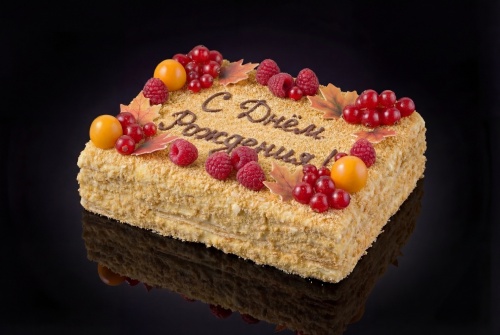 Торт "Наполеон" шоколадный с малиной (квадратная форма)