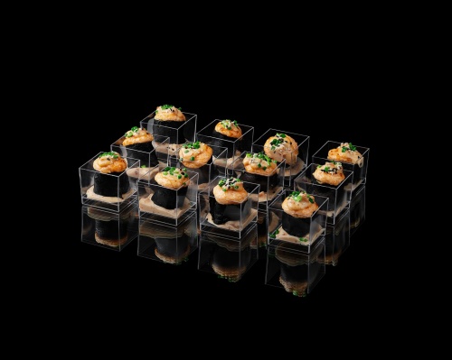 Блинный ролл с форелью и соусом спайси, 12 шт