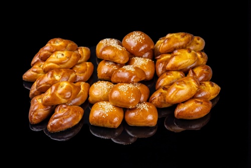 Ассорти мини-пирожков с рыбой