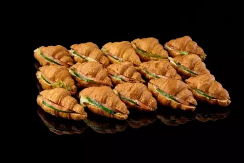 Круассаны с форелью