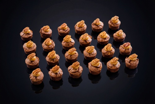 Брауни с карамелью и орехом пекан, 24 шт