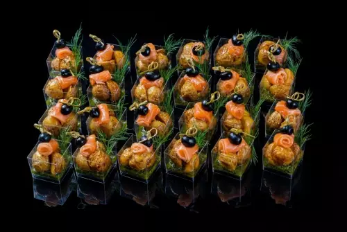 Веррины с картофелем бэби и семгой, 24 шт