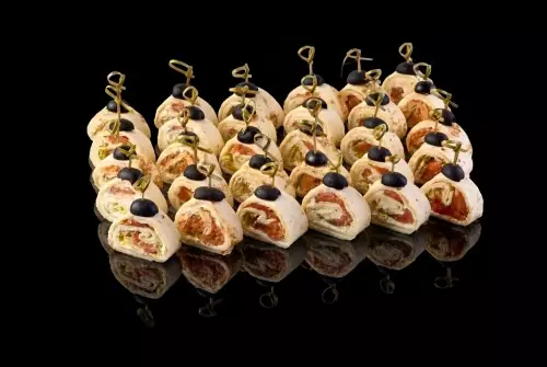 Рулетики с красной рыбой