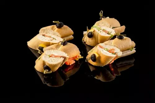 Багеты с красной рыбой