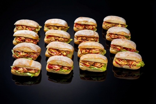 Чиабатта с мини сосисками, 16 шт