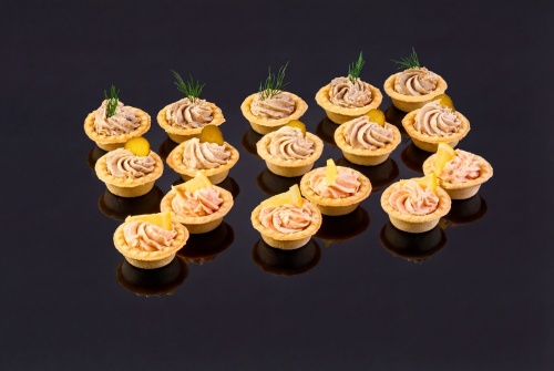 Тарталетки с рыбными закусками