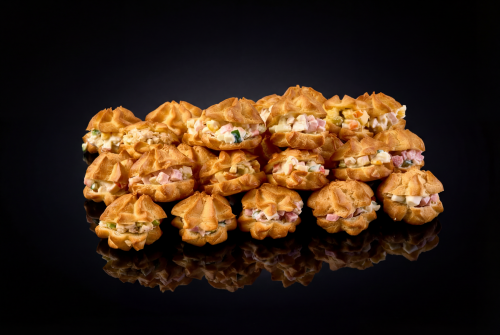 Профитроли с салатами