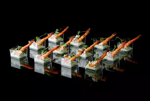 Креветки с соусом «Васаби» и воздушной кукурузой "Токио", 12 шт