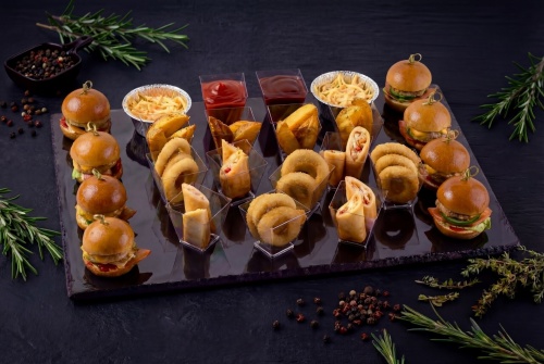 Большой сет мини-бургеров с закусками