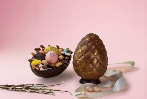 Среднее шоколадное яйцо "Дракон" с оригинальной начинкой