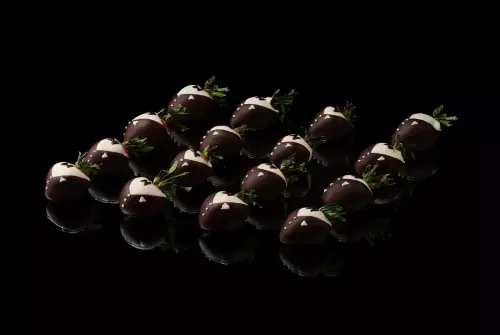 Клубника в шоколадном смокинге, 16 шт