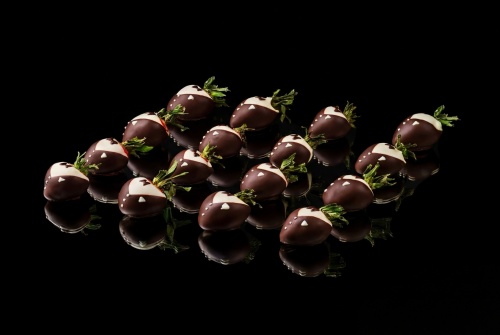 Клубника в шоколадном смокинге, 16 шт