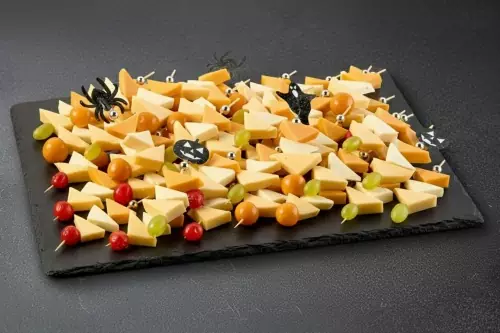 Ассорти сыров с фруктами (Halloween)