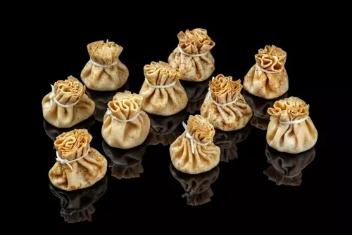 Блинные мешочки с куриным жульеном, 10 шт