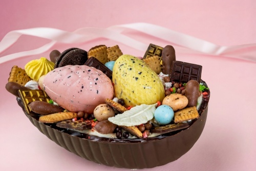 Большое шоколадное яйцо «Фантазия» с оригинальной начинкой - #5