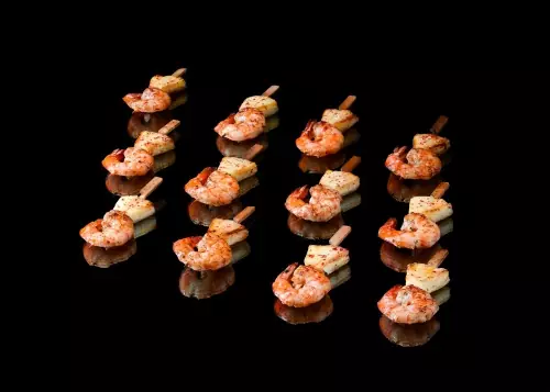 Тигровые креветки гриль с ананасом