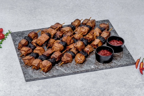 Шашлычки из говяжьей вырезки с черносливом, 20 шт