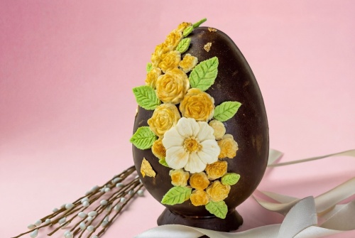 Среднее шоколадное яйцо «Яркие цветы» с оригинальной начинкой - #3